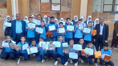 تكريم 32 طالبا وطالبة من المتفوقين بمدرسة أولاد إبراهيم الإعدادية المشتركة بأسيوط