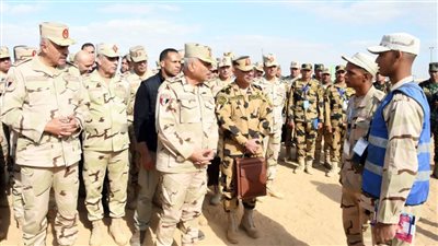وزير الدفاع يتفقد وحدات القوات المسلحة المخطط اشتراكها بإحدى مهام الاتحاد الأفريقي 