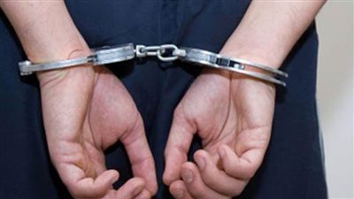 مباحث القاهرة تضبط عاطلاً وسيدة تخصصا في سرقة المواطنين بعين شمس