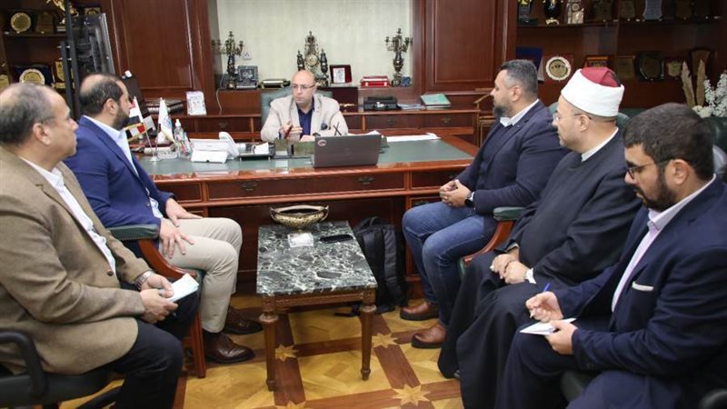 اجتماع محافظ بنى