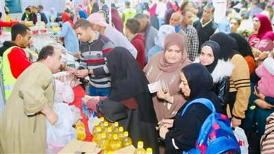 مستقبل وطن المنيا يفتتح معرض 