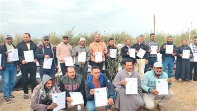 تسليم 10 مراكب صيد لصغار الصيادين بالدقهلية 