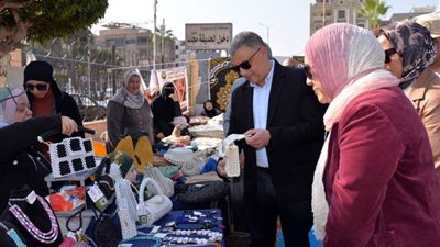 محافظ الإسماعيلية يفتتح سوق اليوم الواحد لتوفير السلع الأساسية للمواطنين بأسعار مخفضة