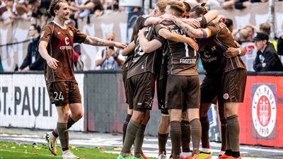 سانت باولي يهرب من منطقة الخطر بالبوندزليجا علي حساب هولشتاين