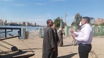 رئيس مركز ساحل سليم بأسيوط يتابع سير العمل بمرسى العبارات النهرية
