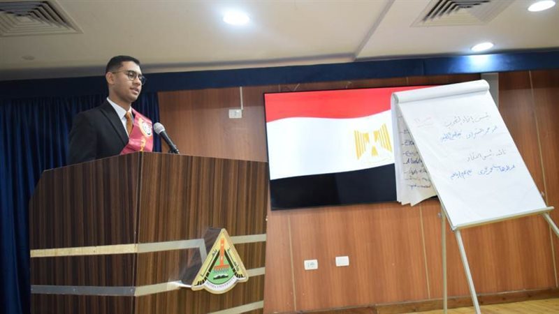 رئيس اتحاد طلاب جامعة