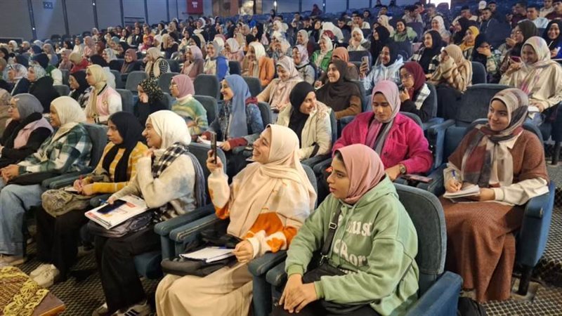 جانب من القوافل التعليمية