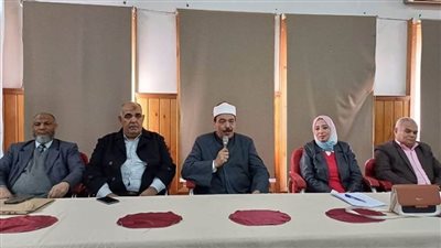 رئيس منطقة سوهاج الأزهرية يلتقي أولياء أمور أطفال الدمج وذويهم 