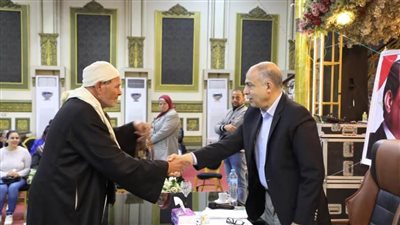 محافظ المنيا: إنشاء مدرسة إعدادي ومركز شباب ومكاتب بريد وموقف سيارات جديد ببني مزار