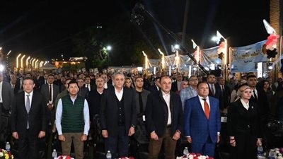 وزيرا قطاع الأعمال والشباب ومحافظ الغربية يشهدون حفل تسليم 70 جهاز عروس لفتيات يتيمات