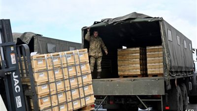 زيلينسكي: الولايات المتحدة تُعد حزمة مساعدات عسكرية بقيمة 725 مليون دولار لأوكرانيا