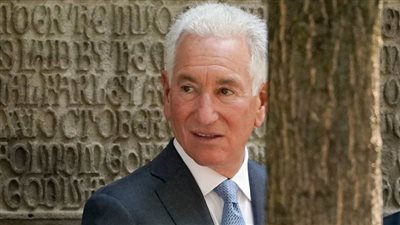 ترامب يختار والد صهره سفيرا للولايات المتحدة في فرنسا