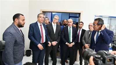 وزير البترول يتفقد المشروعات التنموية التي شارك فيها قطاع البترول