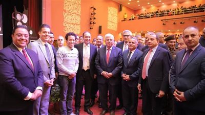وزير التعليم العالي ورئيس جامعة السويس يشهدان العرض المسرحي 