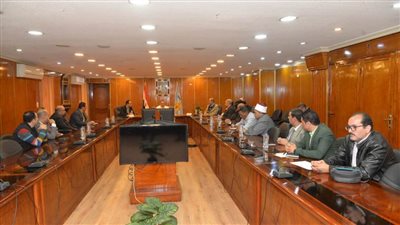 محافظ أسيوط: حصر الكهنة والرواكد والخردة بالمخازن وإعادة تدويرها لتعظيم الاستفادة منها وتنمية الموارد