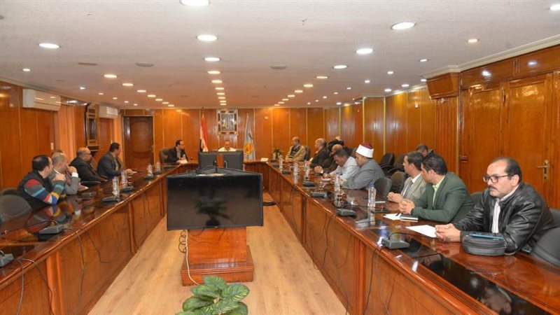 إجتماع محافظ أسيوط