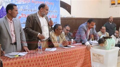 محافظ كفر الشيخ يعلن نتيجة القرعة العلنية لترخيص 10 سيارات أجرة