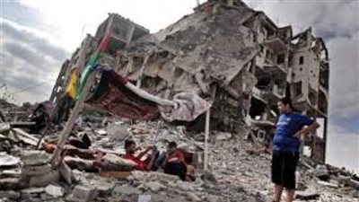 الاحتلال يواصل جرائمه ويجبر مواطنين على هدم منزلهم