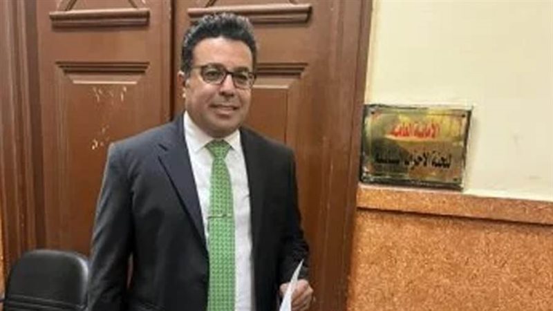 الدكتور باسل عادل