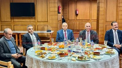 رئيس جامعة كفر الشيخ يجتمع بمجلس اتحاد الطلاب الجامعة 