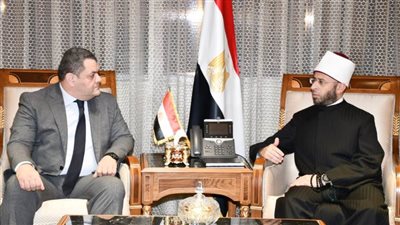 وزير الأوقاف يستقبل سفير مصر في الفلبين