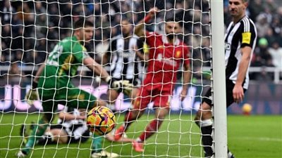 عاجل.. محمد صلاح يقتنص نقطة لليفربول من نيوكاسل وينفرد بصدارة هدافي البريميرليج