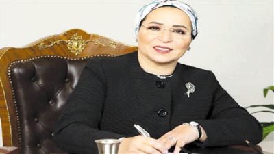 السيدة انتصار السيسي : متطوعو الهلال الأحمر المصري يقدمون نموذجًا مشرفًا للعطاء والإنسانية
