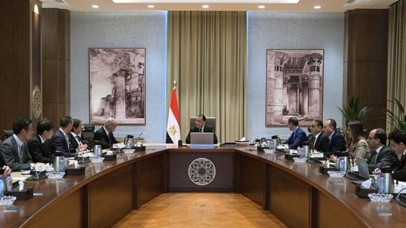 رئيس الوزراء خلال