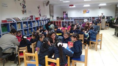 محافظ أسيوط: تنظيم زيارات مكتبة مصر العامة المتنقلة وندوات توعوية للنشء وتلاميذ المدارس بالقضايا المجتمعية