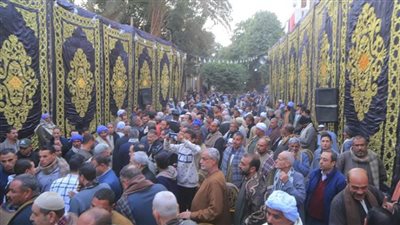 وسط صيحات الله أكبر.. الصلح خير بين عائلتين بالمنيا