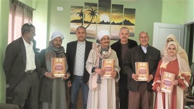 محافظ أسيوط يعلن تسليم عقود تقنين وضع يد على أراضي أملاك الدولة بمركز الغنايم