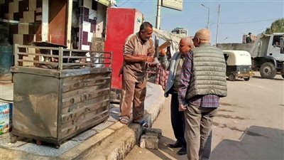 حملات مكثفة لرفع الاشغالات ومتابعة رخص المحال العامة بمراكز المنيا