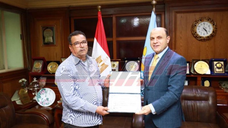 خلال التكريم