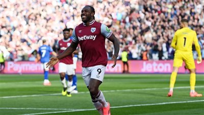 بعد نقله للعناية المركزة.. ويستهام يكشف آخر تفاصيل الحالة الصحية لنجمه