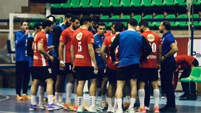 رجال يد الأهلي يواجهون القناة دوري محترفين اليد