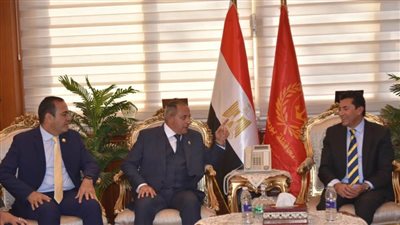 محافظ بورسعيد يستقبل وزير الشباب لمتابعة إنشاءات ستاد المصري