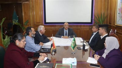 محافظ القليوبية يبحث فتح محاور مرورية جديدة فى بنها لتحقيق السيولة المرورية