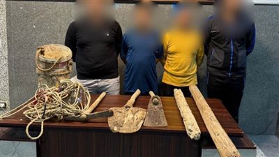 ضبط 4 أشخاص ينقبون عن الآثار بالمطرية في القاهرة 