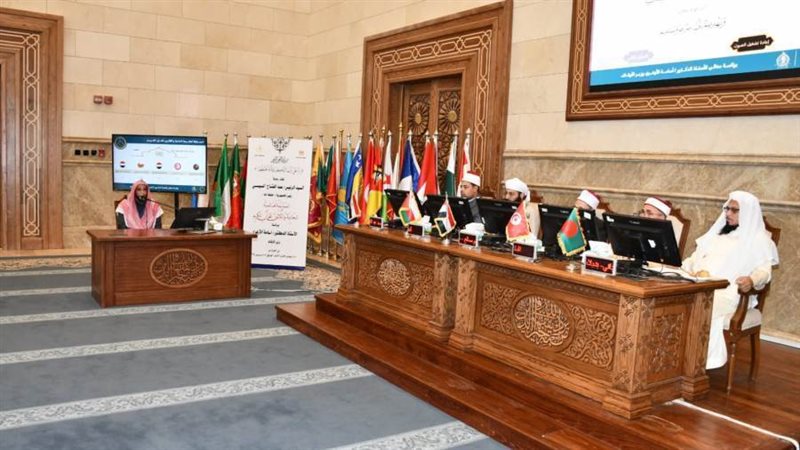 المحكمون في المسابقة