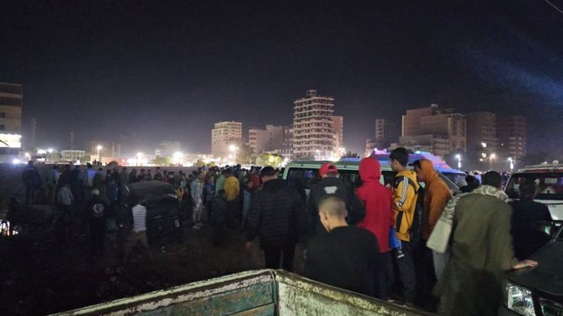 سقوط سيارة ميكروباص