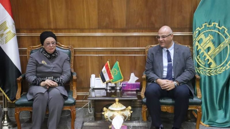 محافظ القليوبية مع