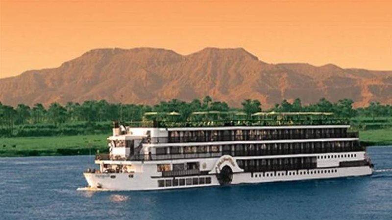 رحلة نهرية فى النيل