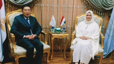 مستشارة شيخ الأزهر لشؤون الوافدين تستقبل سفير سنغافورة