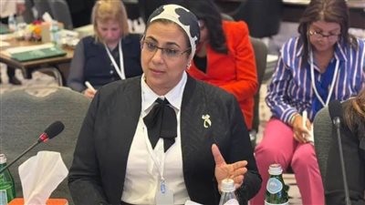 المستشارة أمل عمار تشارك في جلسة المرأة وصنع القرار 