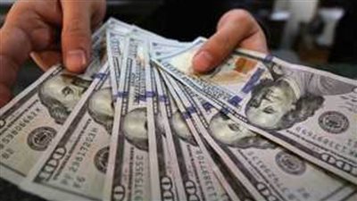 الدولار يتراجع أمام الجنيه في البنوك المصرية خلال تعاملات اليوم