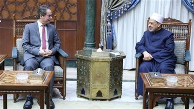 شيخ الأزهر يستقبل رئيس الهيئة الوطنية للإعلام