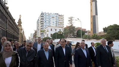 مدبولي يتفقد المرحلة الثانية من تطوير الممشى السياحي بمدينة بورسعيد