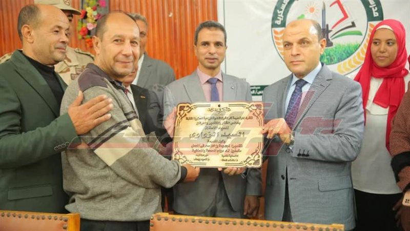 محافظ كفرالشيخ والدكتور