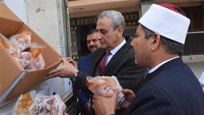 محافظ الغربية يشهد استلام 2 طن من لحوم صكوك الإطعام لتوزيعها على المستحقين