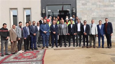 محافظ بني سويف يتفقد مصانع منطقة بياض العرب الصناعية لدعم التنمية والاستثمار